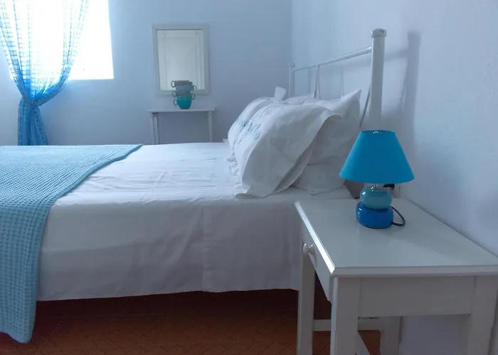 Margaret House * Isterni (Paros)